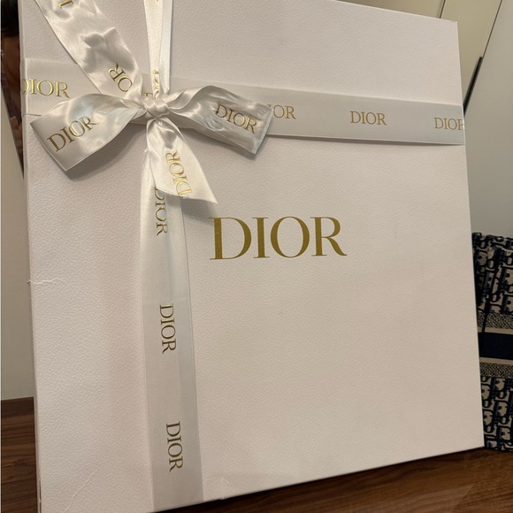 Dior Medium Book Tote - Picture 5 of 12